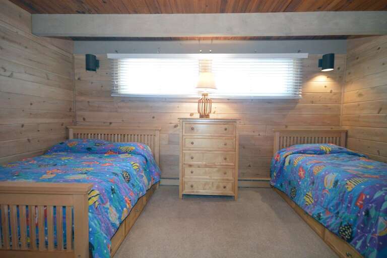 UPSTAIRS-REAR-BEDROOM