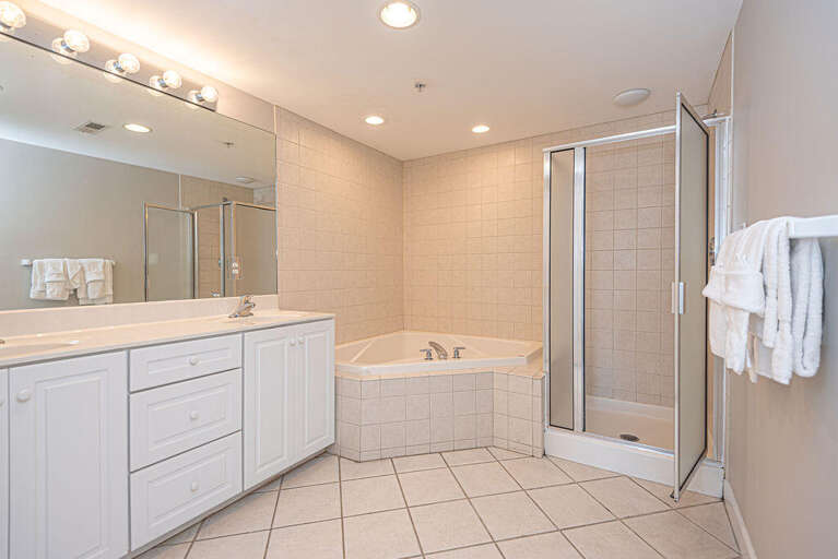 MASTER-BATHROOM