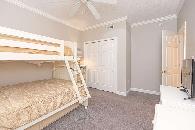 PYRAMID-BUNK-BEDROOM