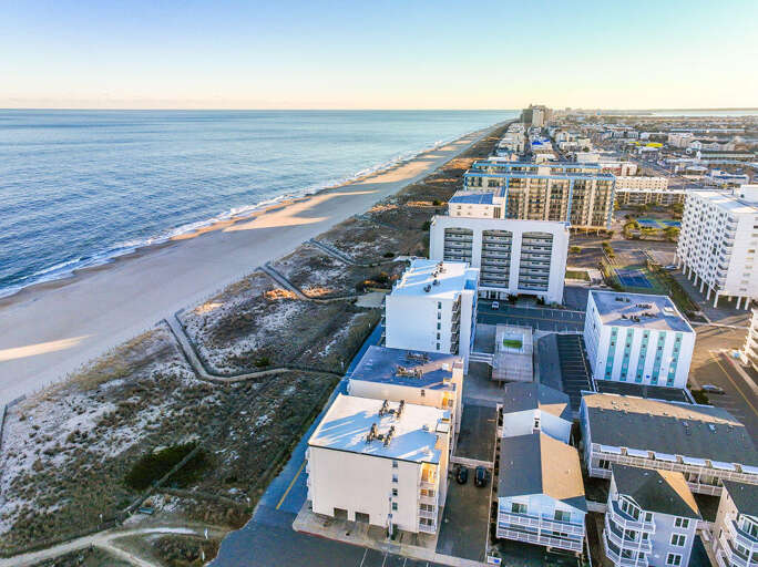 DRONE-PHOTO-FOUR-SEASONS