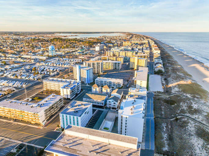 DRONE-PHOTO-FOUR-SEASONS