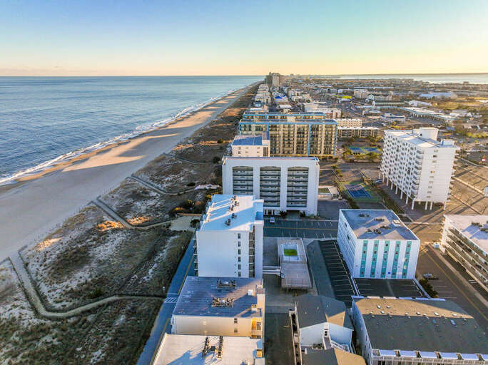 DRONE-PHOTO-FOUR-SEASONS