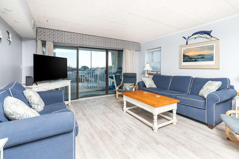 LIVING-AREA, FOUR SEASONS 104