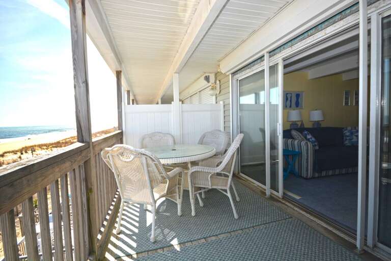 BALCONY BALCONY