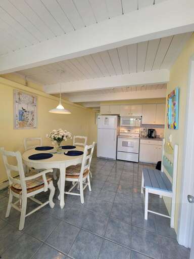 Dining-Area Dining-Area