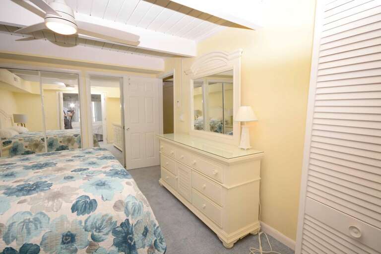 KING-BEDROOM KING-BEDROOM