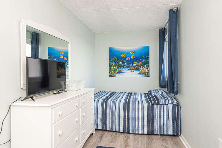 DOOUBLE-AND-TWIN-BEDROOM DOOUBLE-AND-TWIN-BEDROOM