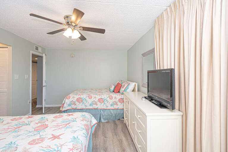 TWO-QUEENS-BEDROOM TWO-QUEENS-BEDROOM