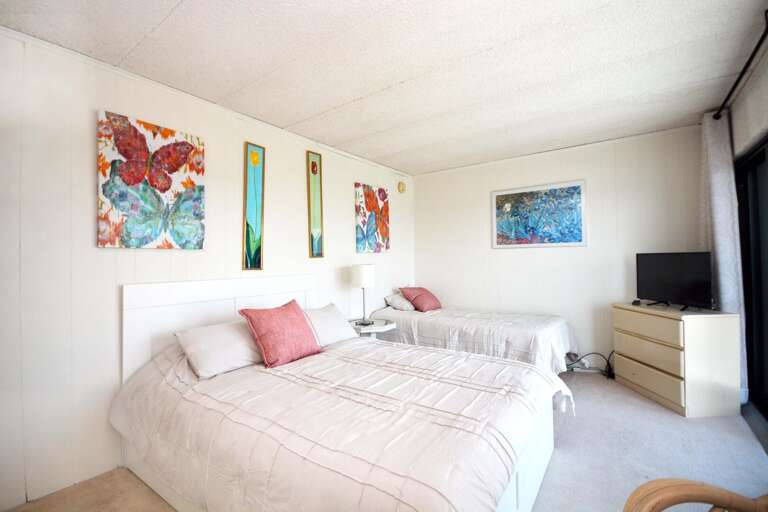 OCEANFRONT-DOUBLE-AND TWIN