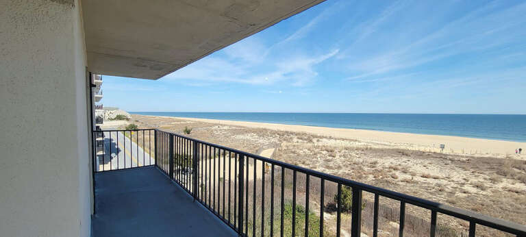 BALCONY-VIEW-LOOKING-NORTH