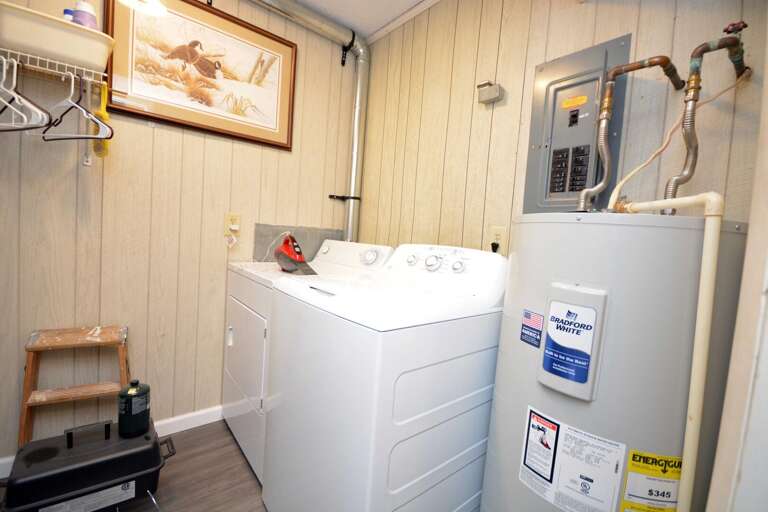 PRIVATE LAUNDRY ROOM