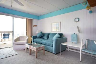 Beachloft  1-D Living Area