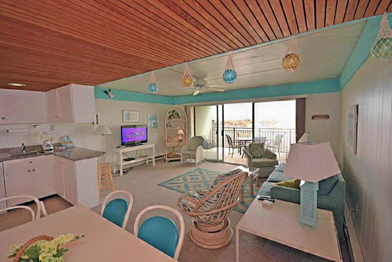Beachloft 1-D Oceanfront Living Area