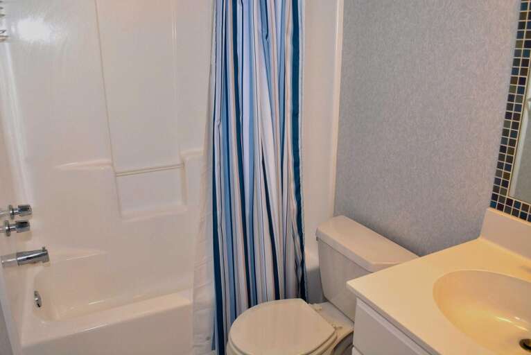 Full Bathroom in Hall