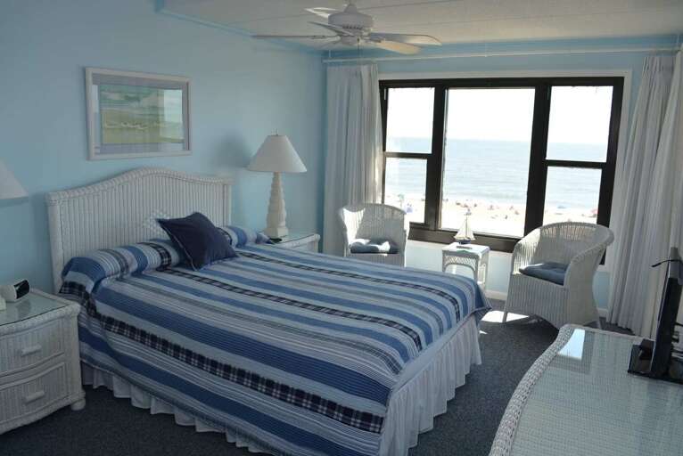 Oceanfront Master Bedroom with Queen