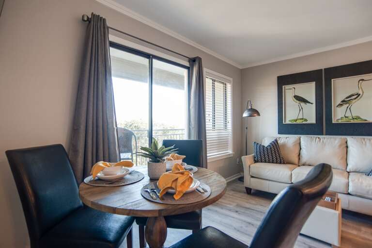 Light and Bright dining space for 4 people   Light and Bright dining space for 4 people