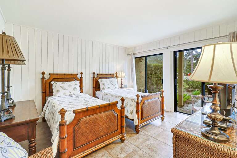 Third bedroom with twin beds