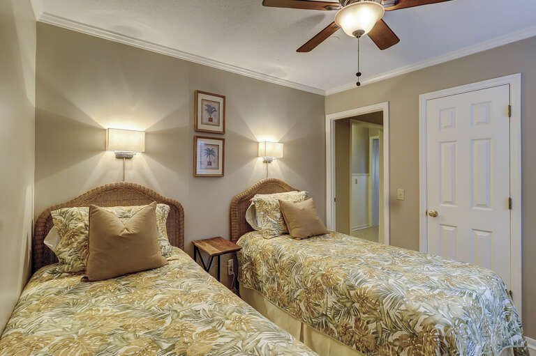 Twin beds in guest bedroom.