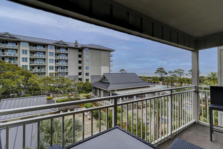 *** Picture does not depict the pool available for this rental. Pool shown is the Hilton's pool.*****