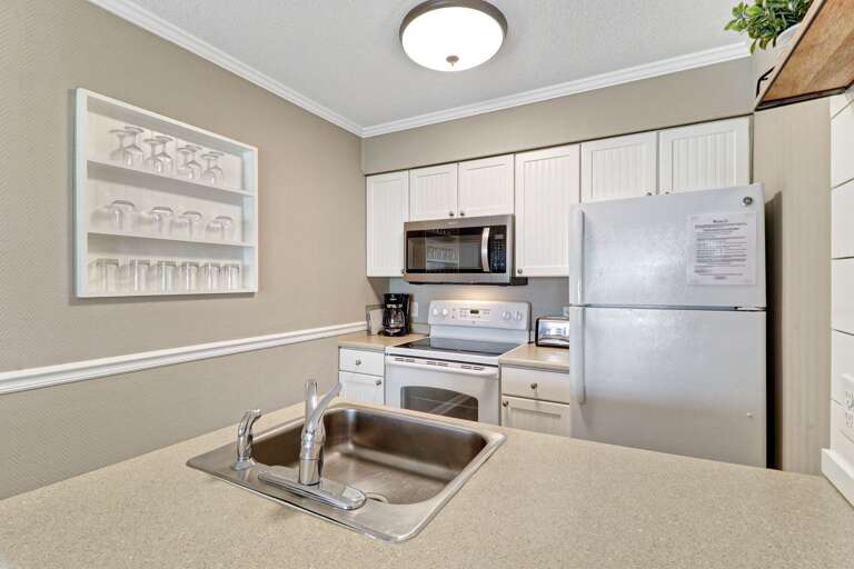 Plenty of glassware for this beach beverages! 