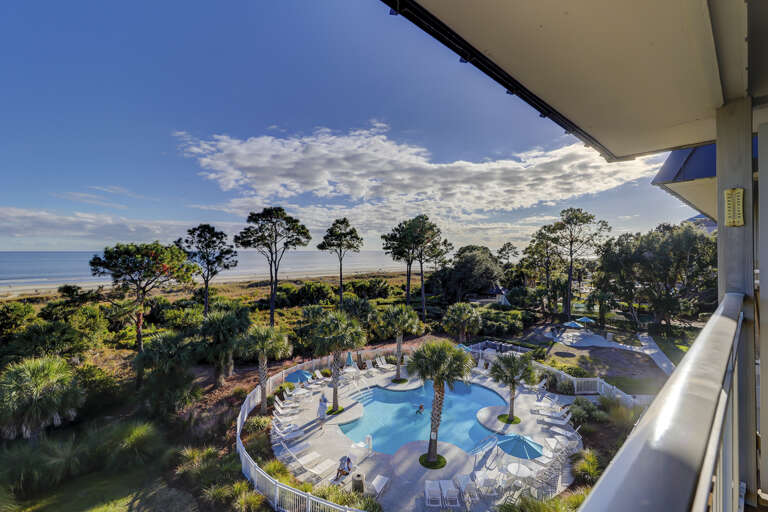 beautiful ocean views and pool views! 