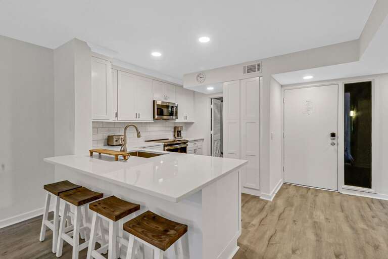 Who wouldn't want to sit at this bright and large counter and have breakfast or snack?!  