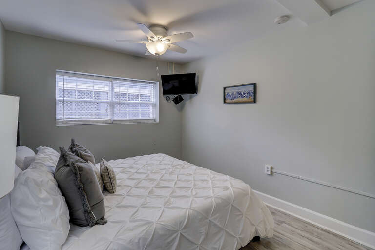 Second guest bed room. 