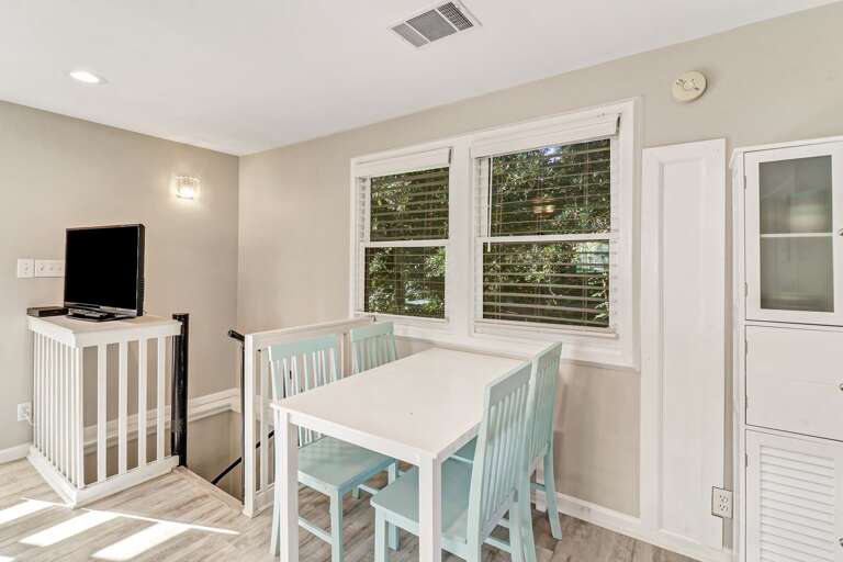 Top floor dinning area