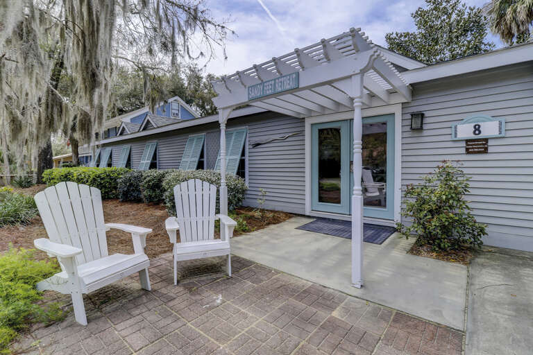 Front Entrance door with sitting area.  Front Entrance door with sitting area.