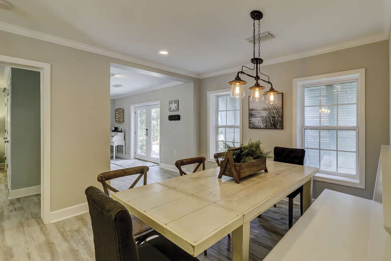 New dining room table for a nice home cooked meal while on vacation. Seats 8 ppl.  New dining room table for a nice home cooked meal while on vacation. Seats 8 ppl.