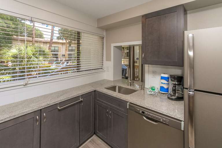 • Kitchen : Coffee Maker, Cookware, Full Kitchen, Microwave, Refrigerator, Dishwasher, Stove .  • Kitchen : Coffee Maker, Cookware, Full Kitchen, Microwave, Refrigerator, Dishwasher, Stove .