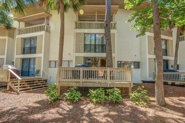 Seascape Villas has  a relaxing, sub-tropical feel that offers two salt water swimming pools, walking trails and a series of lagoons with connecting bridges.