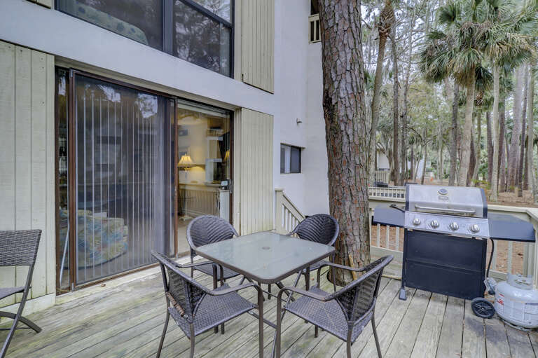 What a lovely space to enjoy a meal or beverage.  