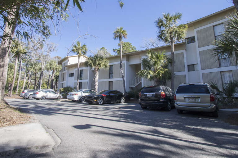 Seascape Villas has a relaxing, sub-tropical feel that offers two saltwater swimming pools, walking trails and a series of lagoons with connecting bridges.