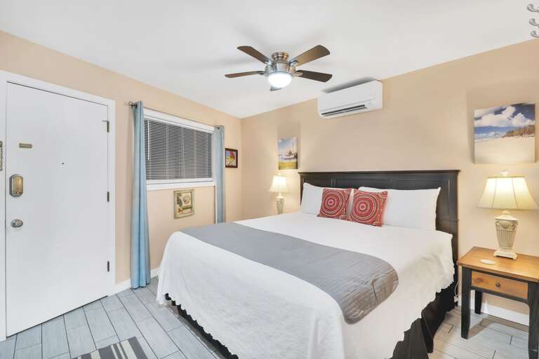 This villa has a two zone climate control, to keep you cool on those warm summer nights. This villa has a two zone climate control, to keep you cool on those warm summer nights.