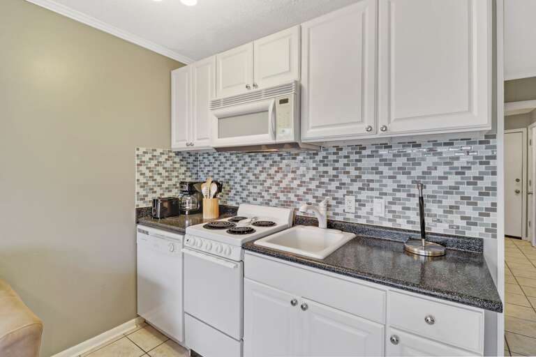 Everything you need in this fully equipped kitchen.  Standard drip coffeemaker. 