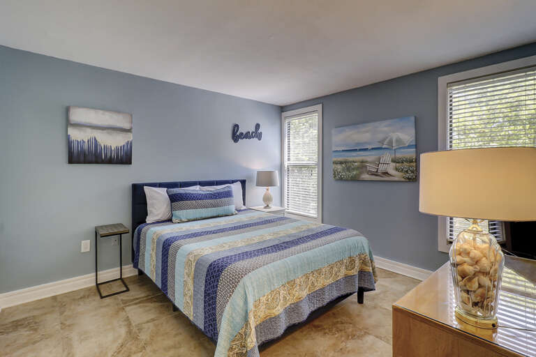 large bedroom with queen bed  large bedroom with queen bed