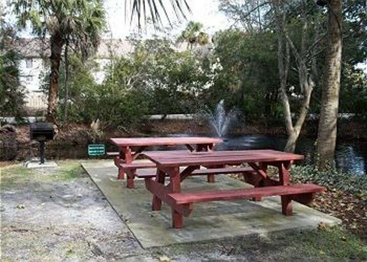 Xanadu's picnic area is conveniently located for outdoor grilling.