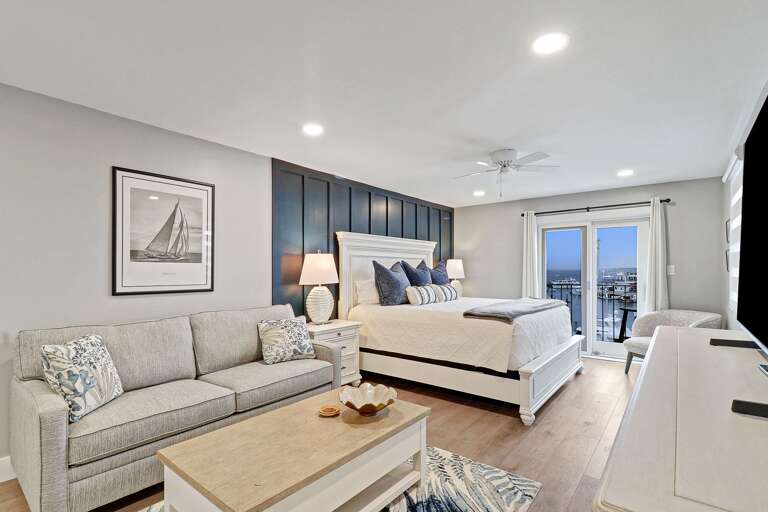 Queen Sleeper - King Bed