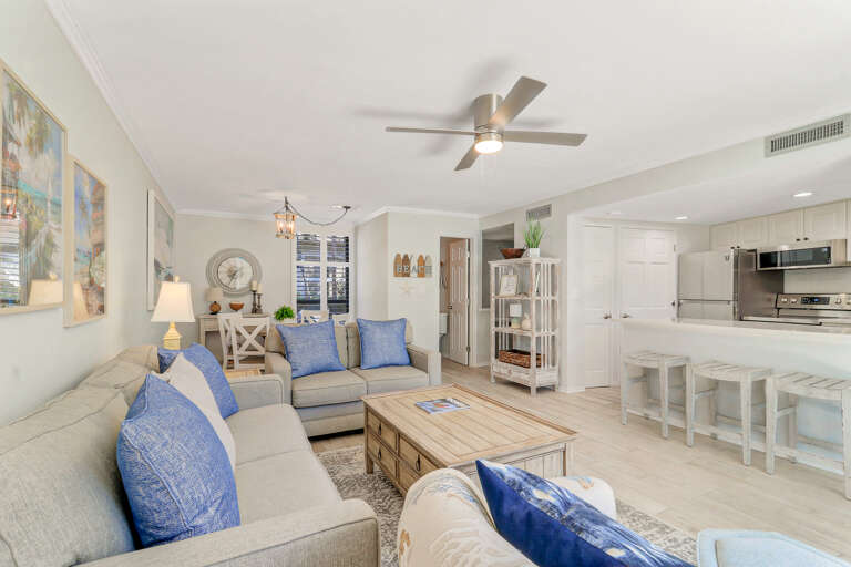 The open concept living room is great for hanging out!