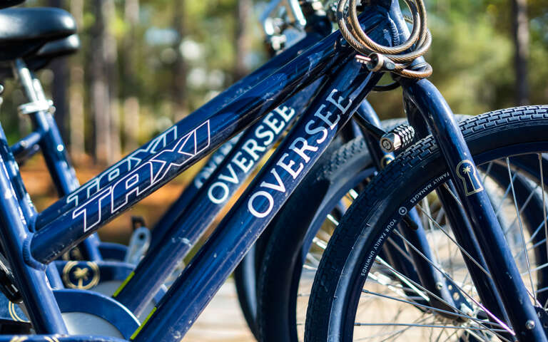 Explore the surrounding area with complimentary bicycles, perfect for leisurely rides through charming local neighborhoods and scenic pathways.