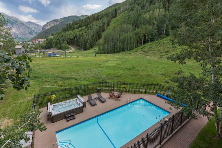 Etta Too complex. A great summer location with outdoor heated pool and hot tub.
