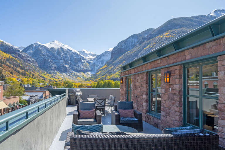 With the fire table and propane heater you can linger into the night.