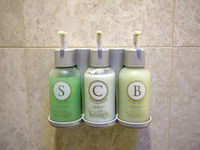 Welcome to Telluride exclusively created Spa products ~ Green Tea Lemongrass Shampoo and Conditioner. Satin Body Wash enriched with a blend of botanical extracts and vitamins - this gel will leave your skin feeling clean, moisturized and velvety soft.