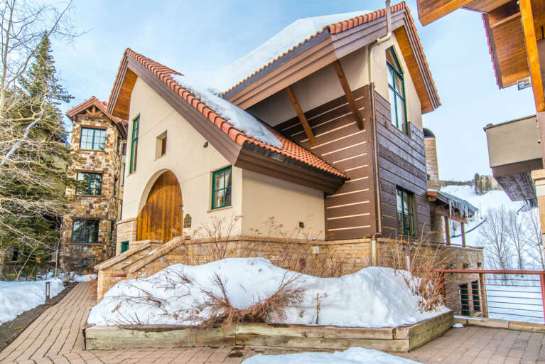 Casa Galena is a stand alone home with 4,000 square feet.