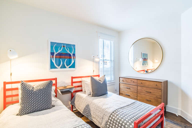 Downstairs Twin bedroom with new beds, new linens and new bedding!
