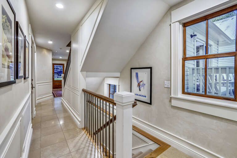 Hallway & stairs Hallway & stairs