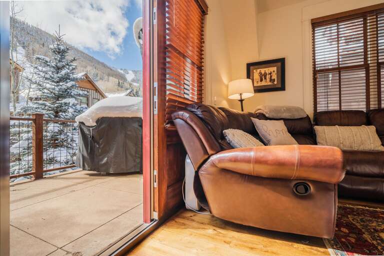 A cozy view of the outside at Lift 8 Chalet! A cozy view of the outside at Lift 8 Chalet!