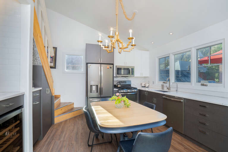 Nice natural light with great views of Telluride's ski runs and Ballard Mountain.