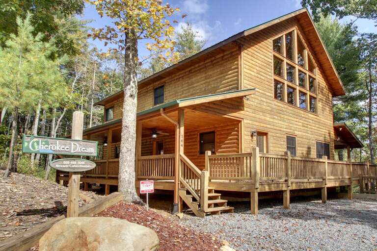 Enjoy making memories with your family and friends at the Beautiful Cherokee Dream